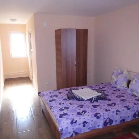 Faina فندق مبيت وإفطار 3*